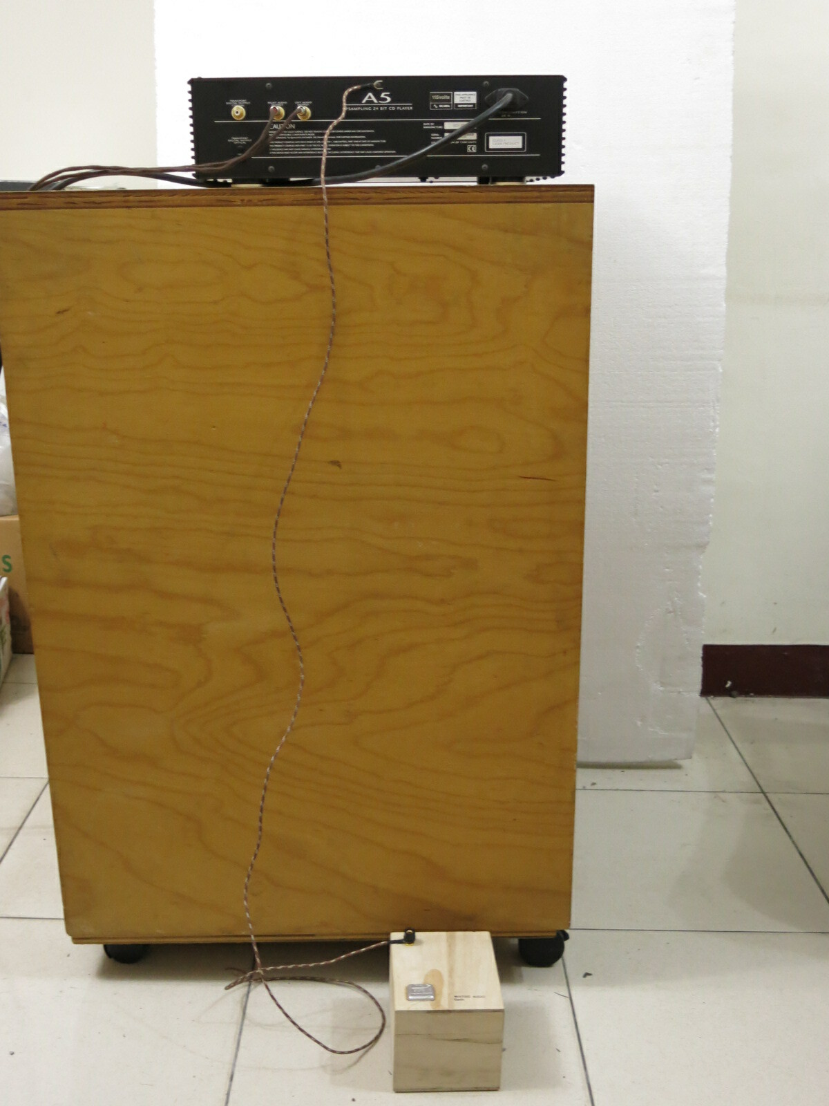 WAITING AUDIO Earth-2 grounding box