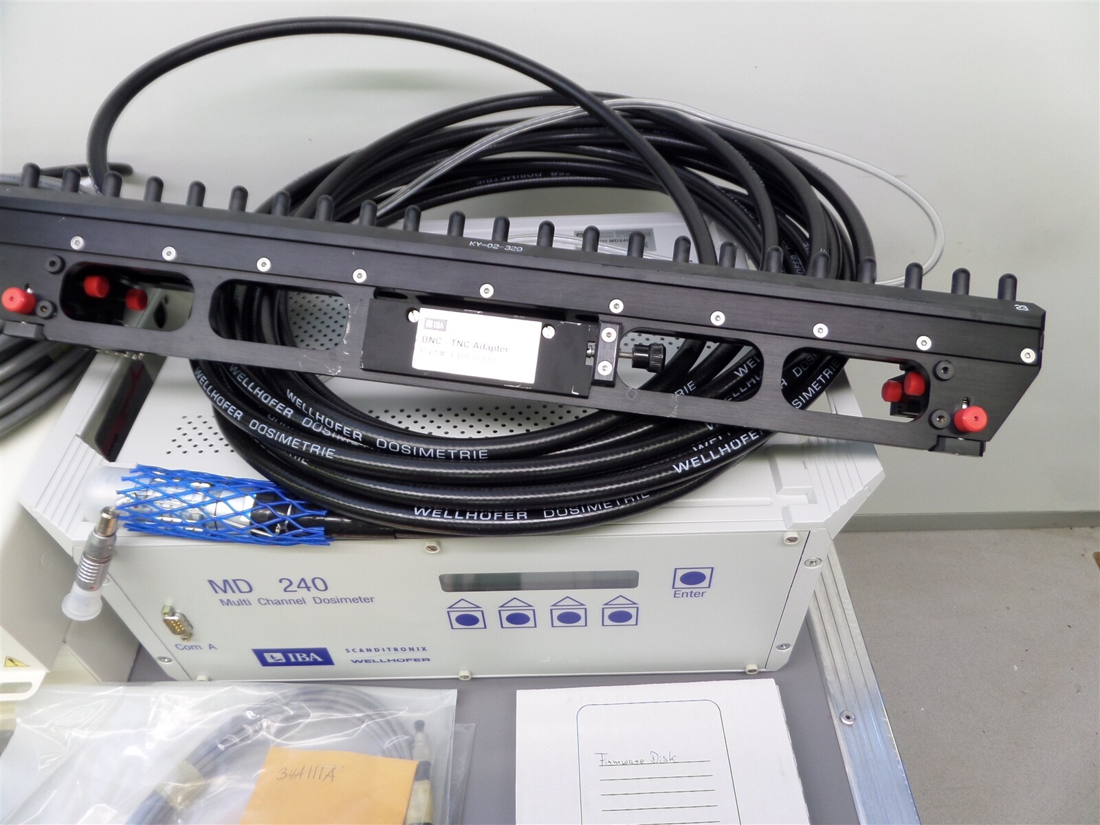 Wellhofer MD 240 Multi Channel Dosimeter Electrometer w/ Case & Accessories