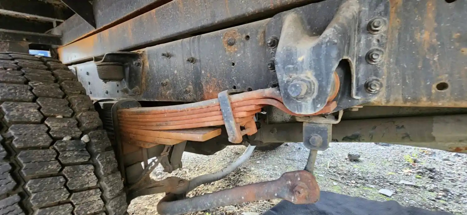 (Used) 2003 Gmc C4500, REAR LEAF SPRINGS  P-63326