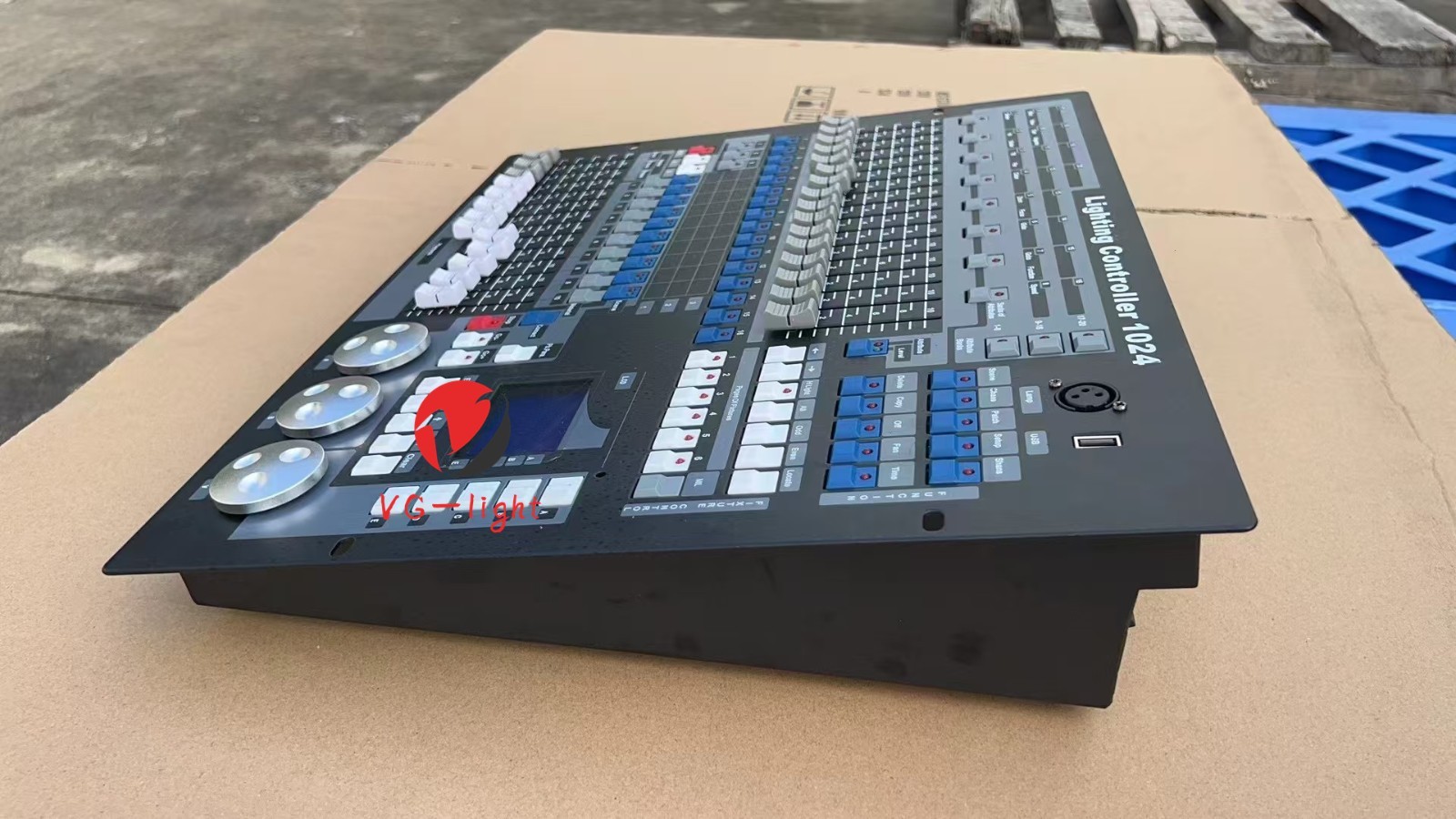 1024 Channel DMX Light Controller Stage Lighting Console W/ Aluminum Flight Case