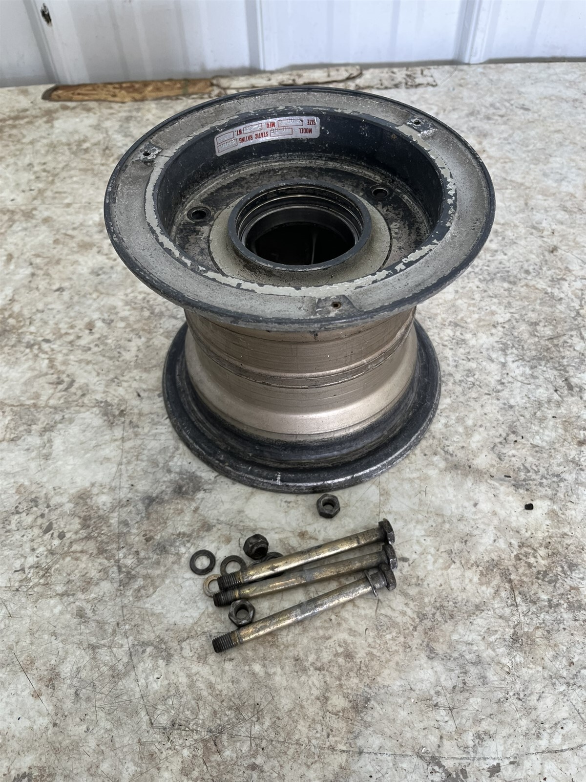 Piper Cherokee PA-28 140 Cleveland 600-6 6.00-6 600 6.00 x 6 wheel rim hub 40-86