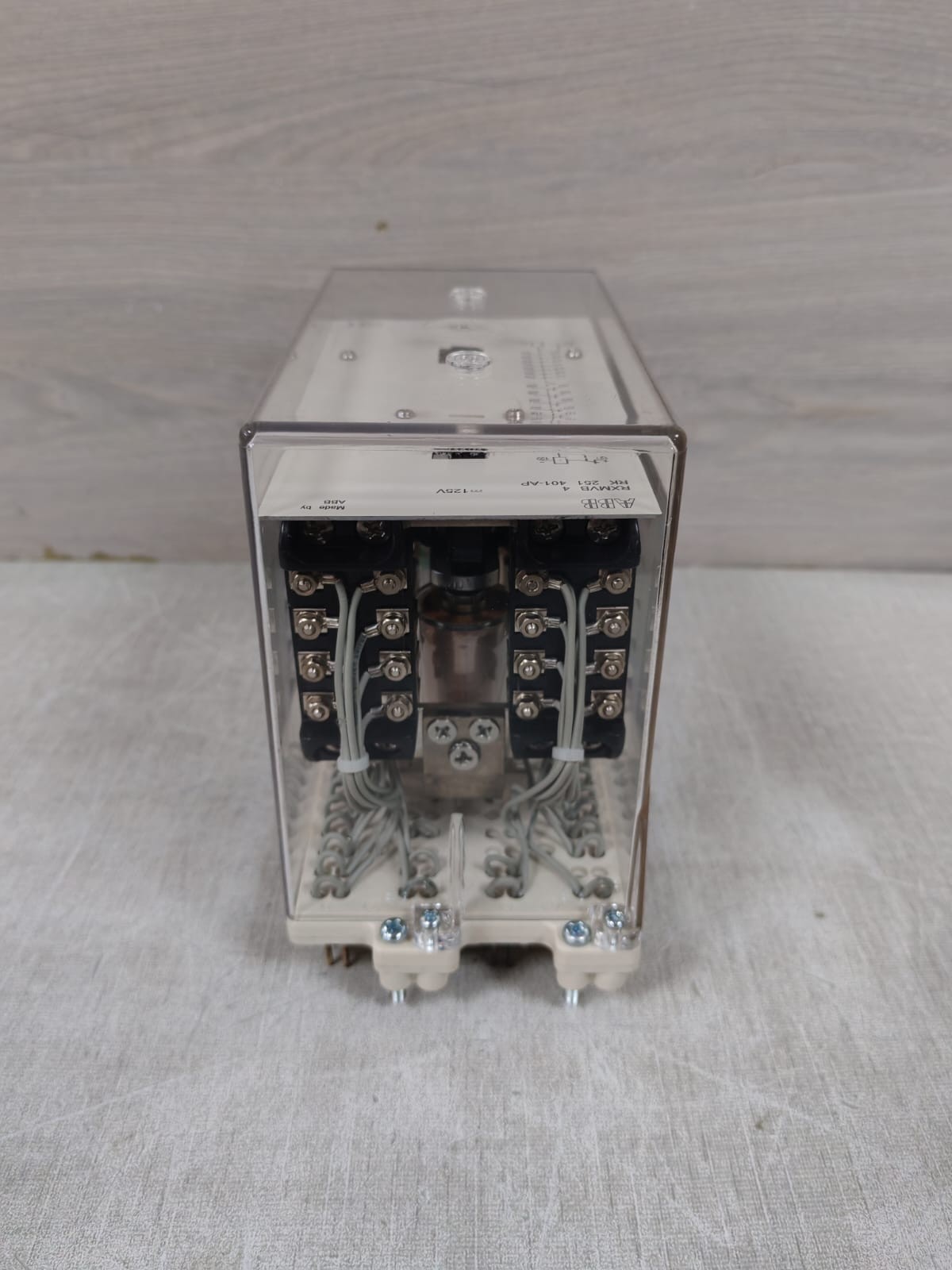 ABB RXMVB 4 RK 251 401-AP RELAY 125V
