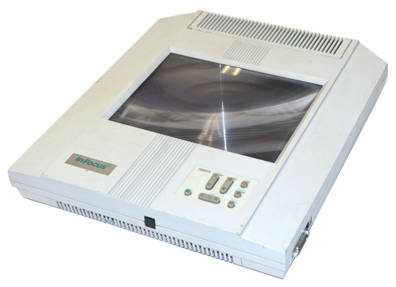 IN FOCUS SYSTEMS 7000FX V2.00 LCD PROJECTOR - SOLD AS IS
