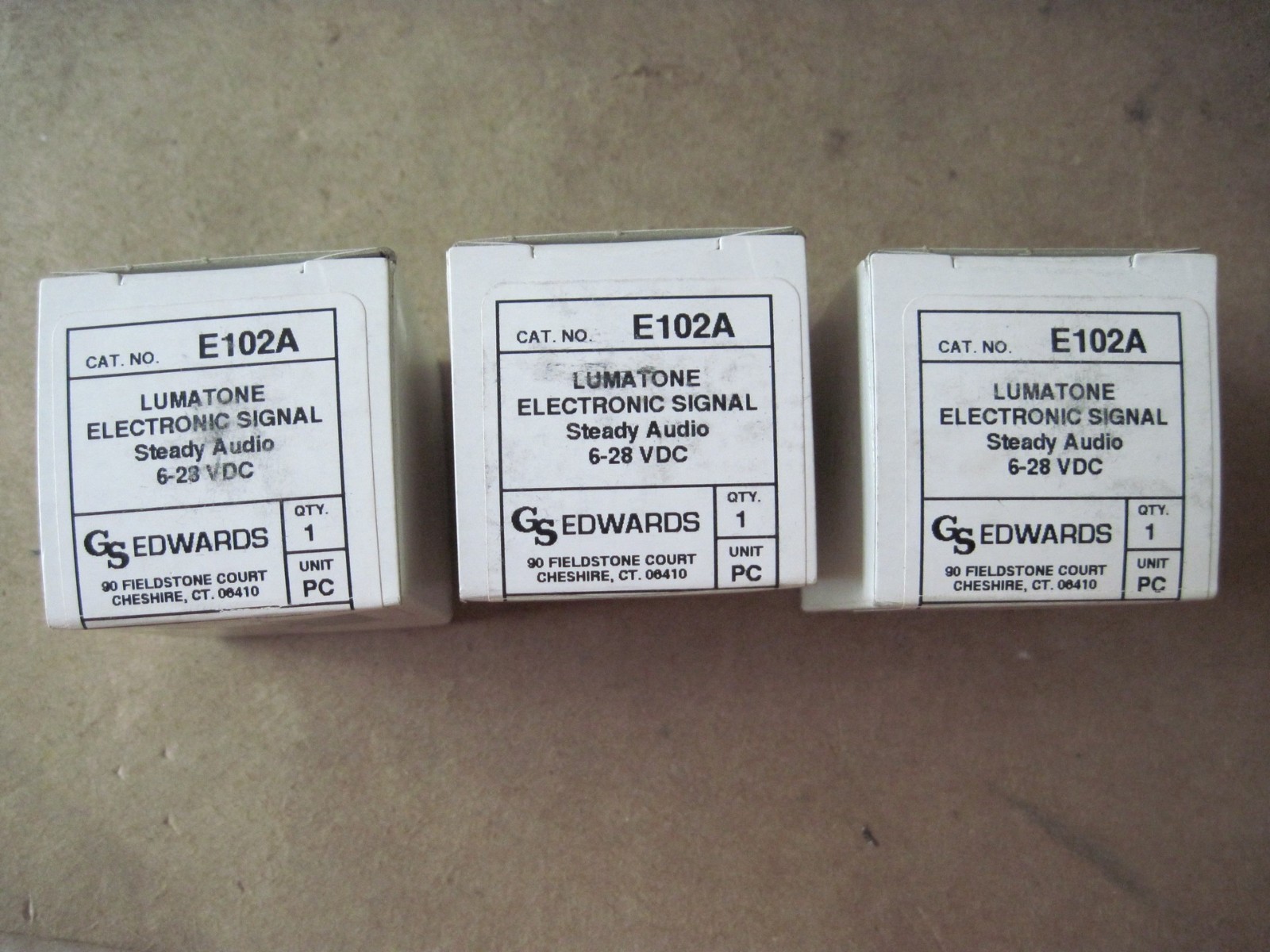 Lot of 3 Edwards E102A Lumatone Electonic Signals, Steady Audio, 6-28 VDC, NEW