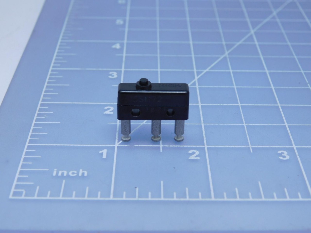 LOT OF 30 MICRO SWITCH 5SM72 1821 BASIC / SNAP ACTION SWITCHES T143994