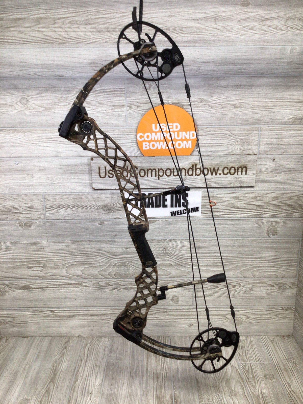 Used Mathews Chill 28/70 lost camo Right Handed
