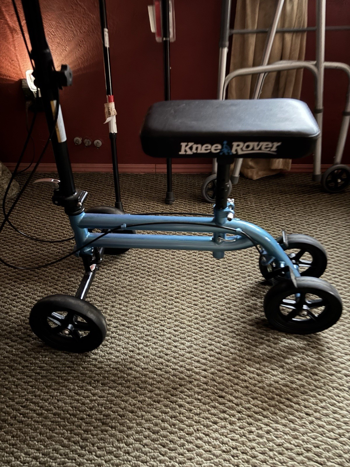 KneeRover Adult Manual Knee Walker 4-Wheel Mobility Scooter Blue/Black