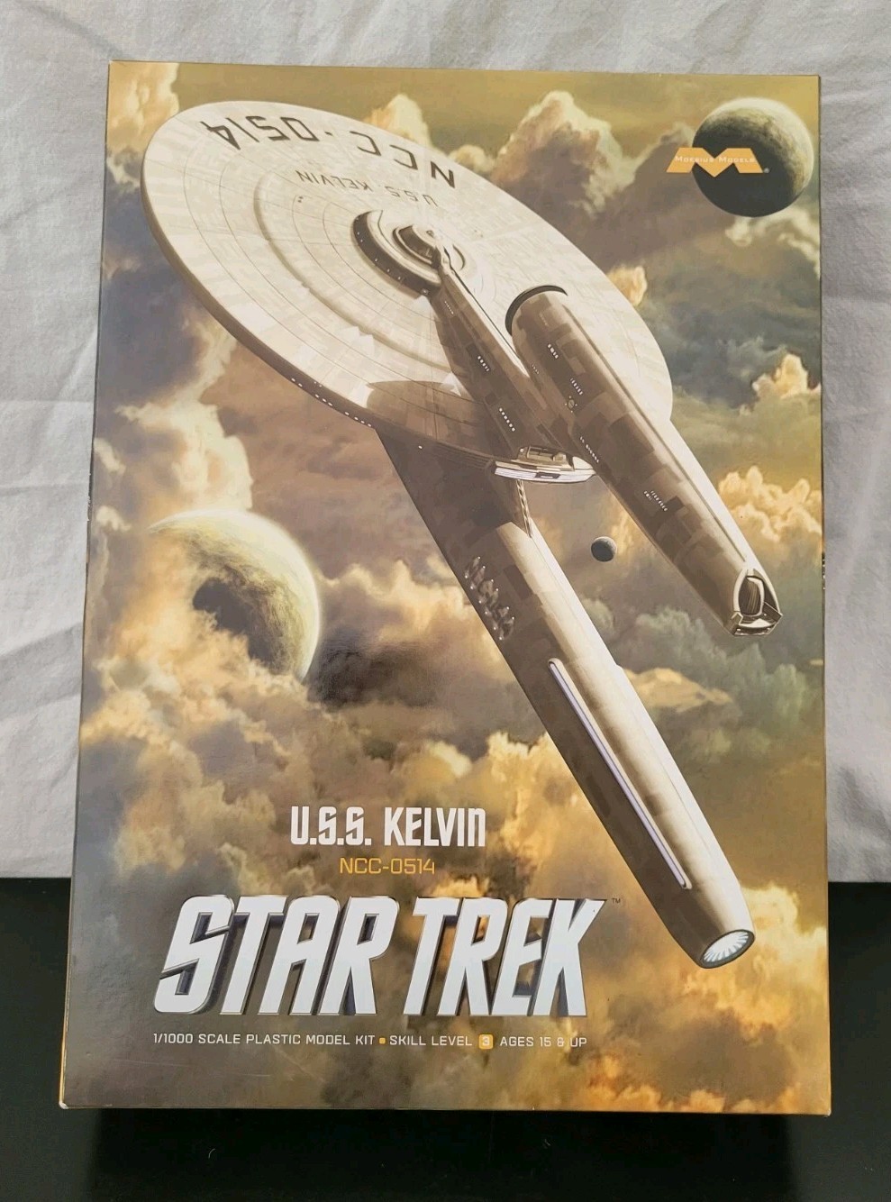 A515 Star Trek U.S.S. Kelvin Starship 1/1000 Scale Model Kit