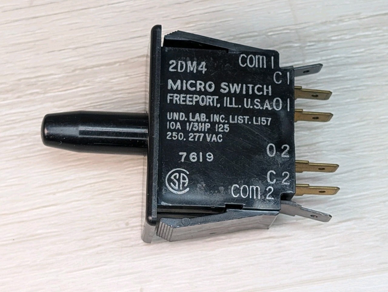 NEW Honeywell MicroSwitch 2DM4 Push / Pull Switch Plunger Actuator 10A 250VAC