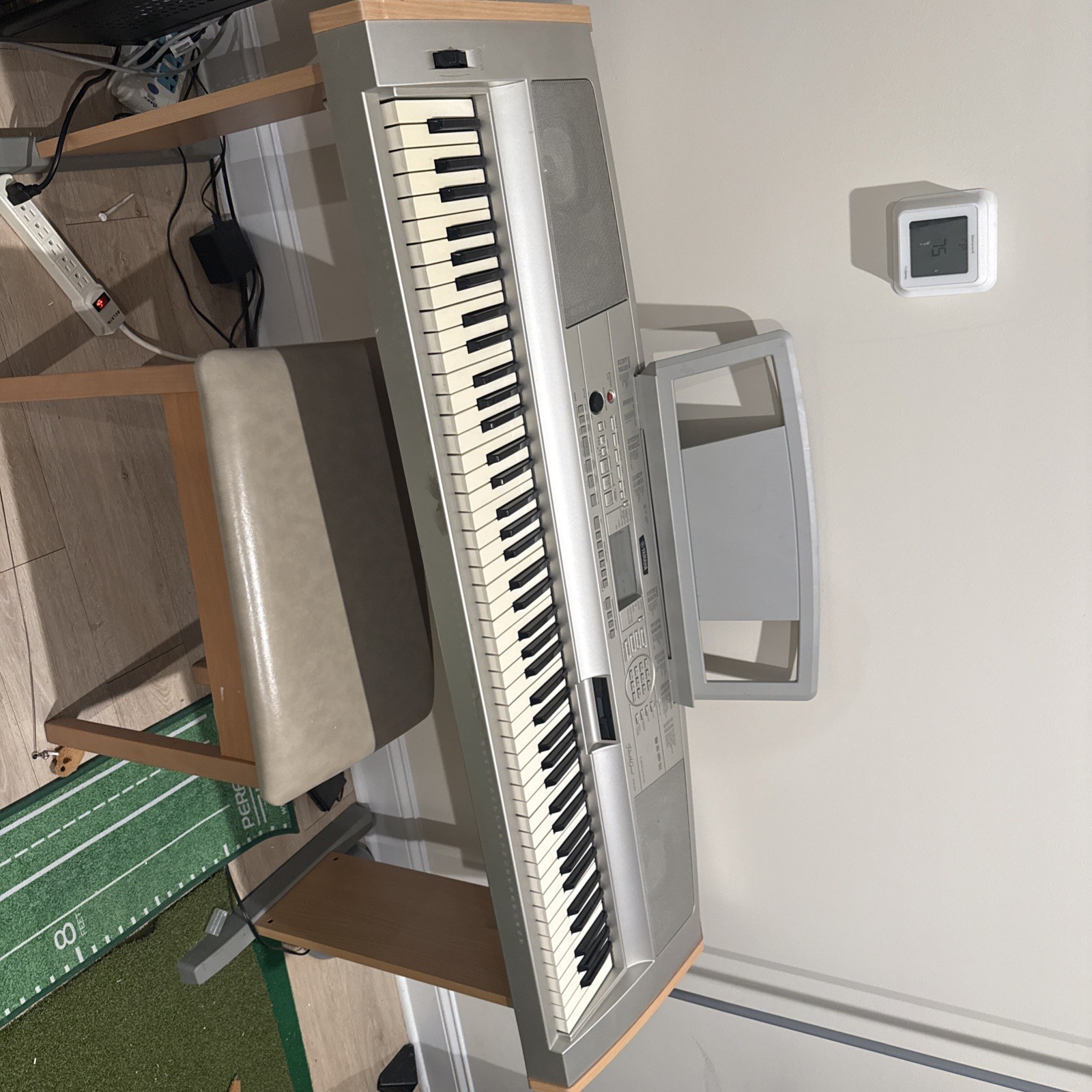 Yamaha Portable Grand Dgx-500 Pedal and Power Cable Included Good Condition
