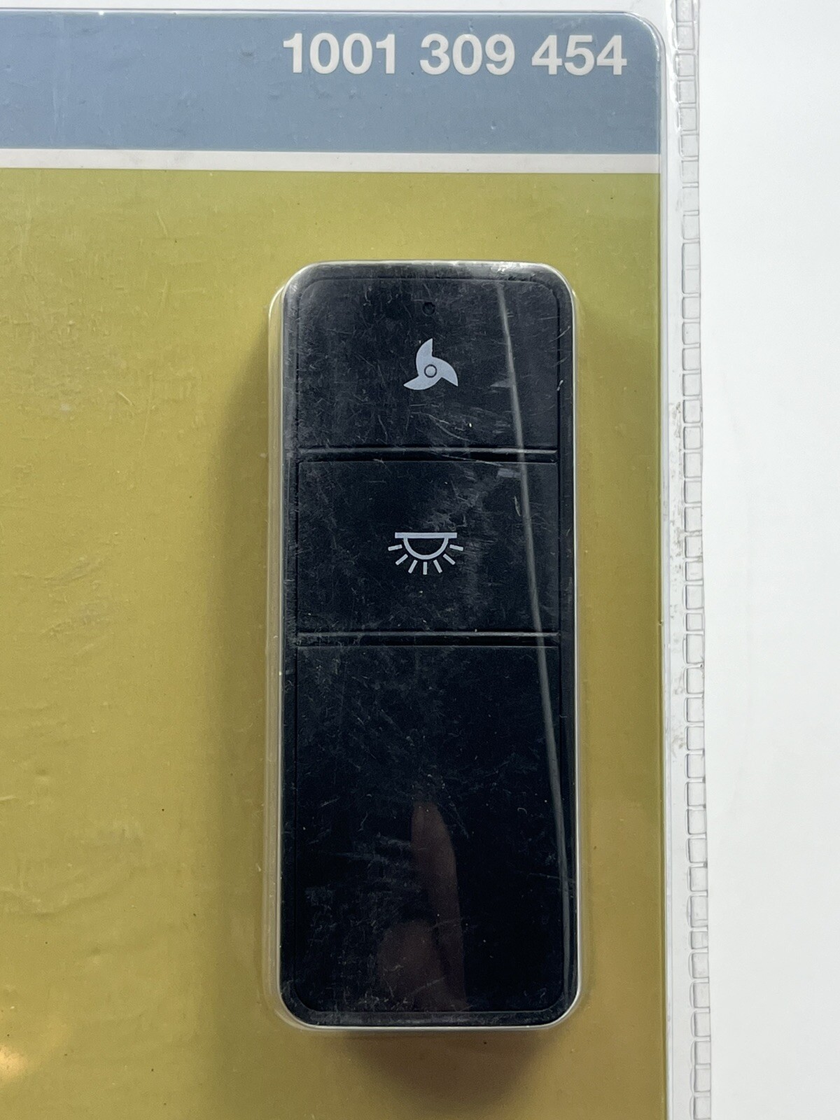 New Hampton Bay Universal Basic On / Off Ceiling Fan Remote Control 1001309454
