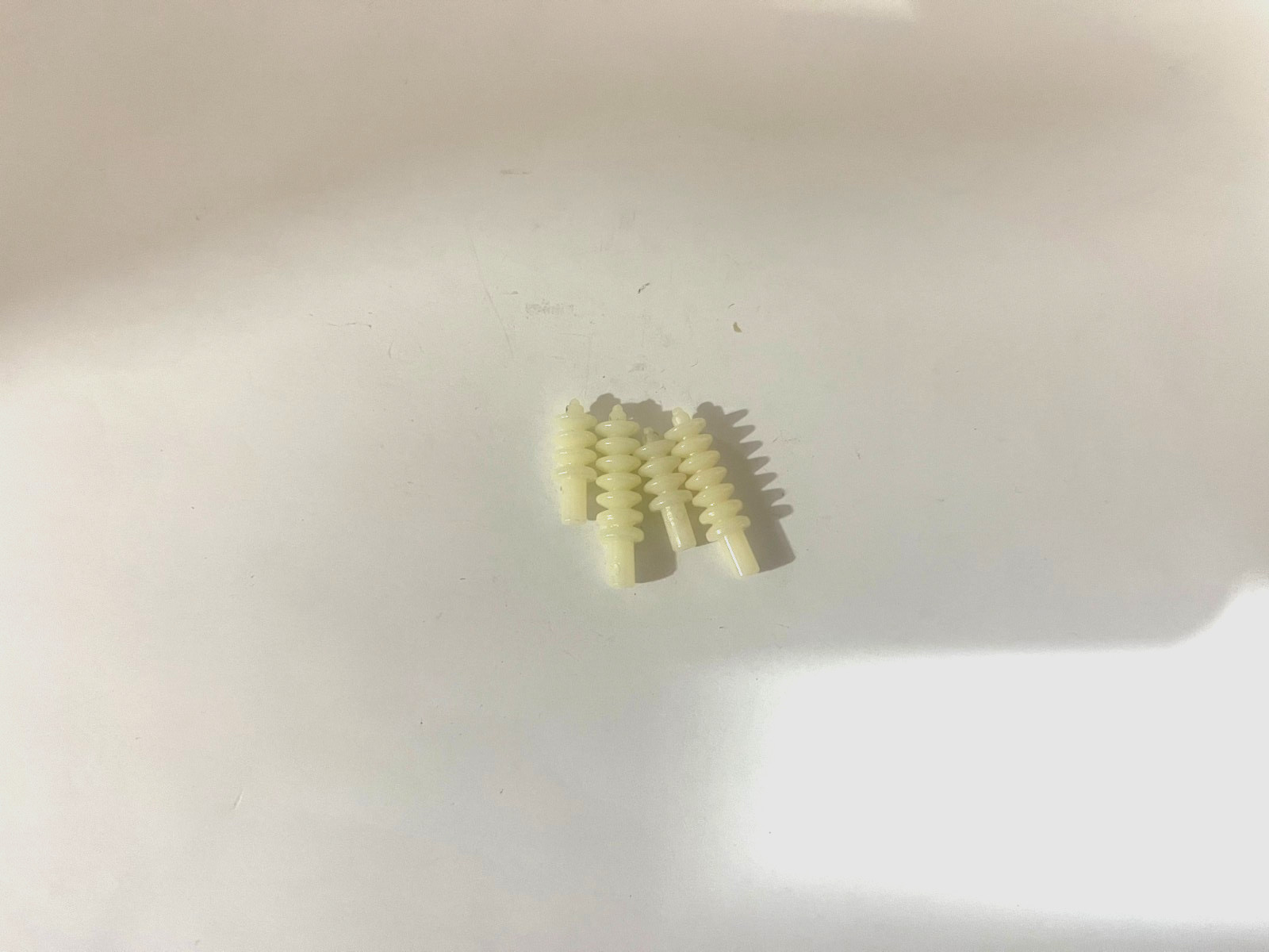 LIONEL PARTS ,2461 , 6461 , 6518 , 6818 , SET OF 4 TRANSFORMER INSULATORS