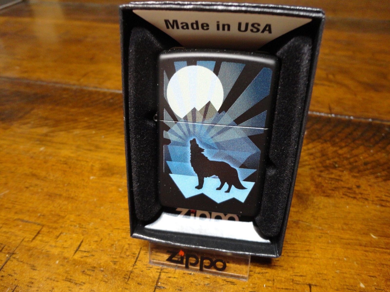 WOLF HOWLING AT FULL MOON & MOUNTAINS ZIPPO LIGHTER MINT IN BOX 2023