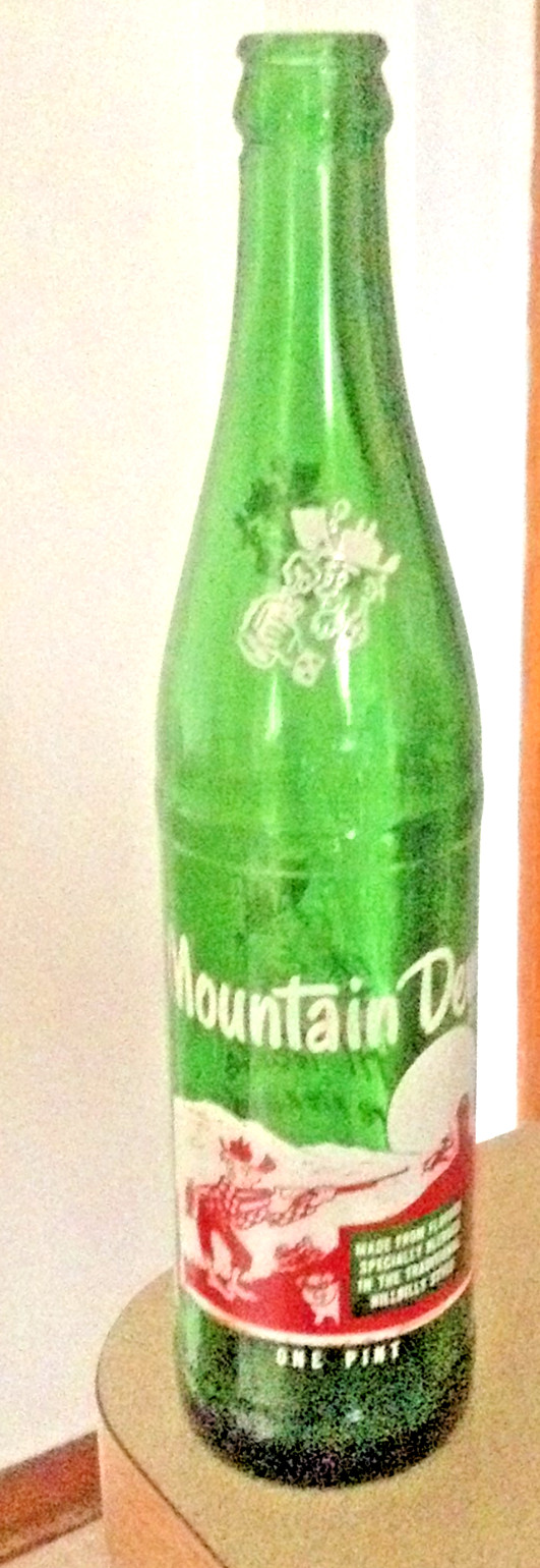Very Good +, Early Mountain Dew Hillbilly Soda Bottle 16 Oz. 1 Pint 1965- Rare!