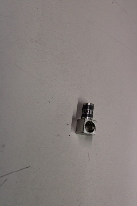 THOMAS & BETTS MD4F-2 Lampholders/Adaptors/Accessories