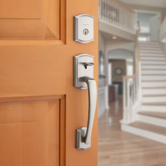 Kwikset Prague Single Cylinder Door Handleset w/Soft Modern Rose Arroyo Knob