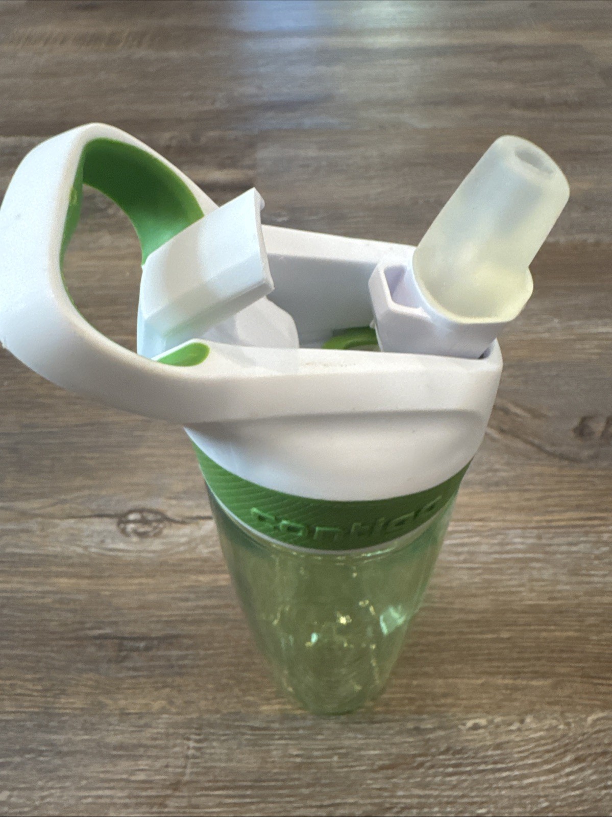 Contigo 24 ounce Green Water Bottle