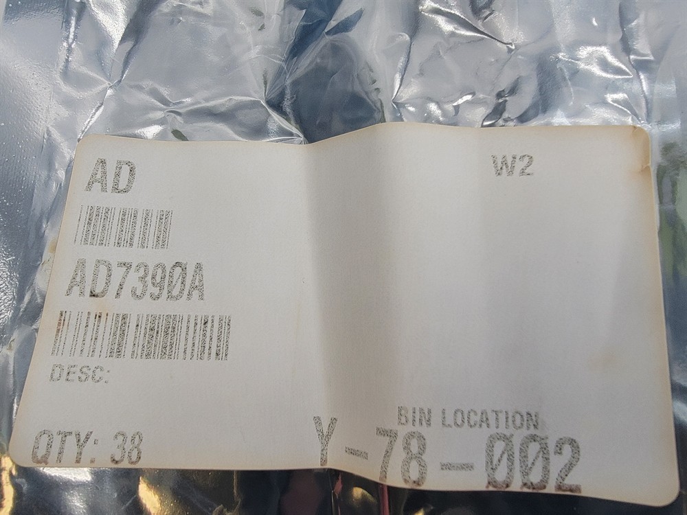 New (4pcs) AD7390AN ANALOG DEVICES IC Converter