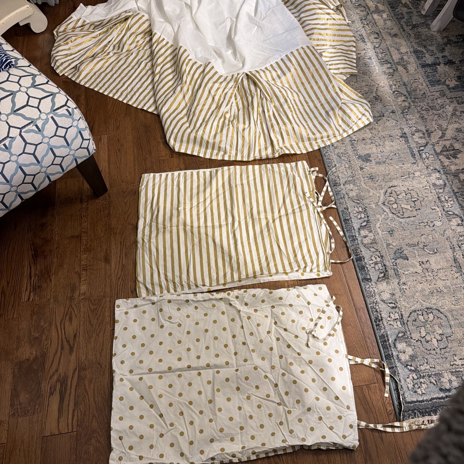 Pottery Barn Teen  Full Emily & Merrit Gold stripe Metallic Dust Ruffle 2 Shams