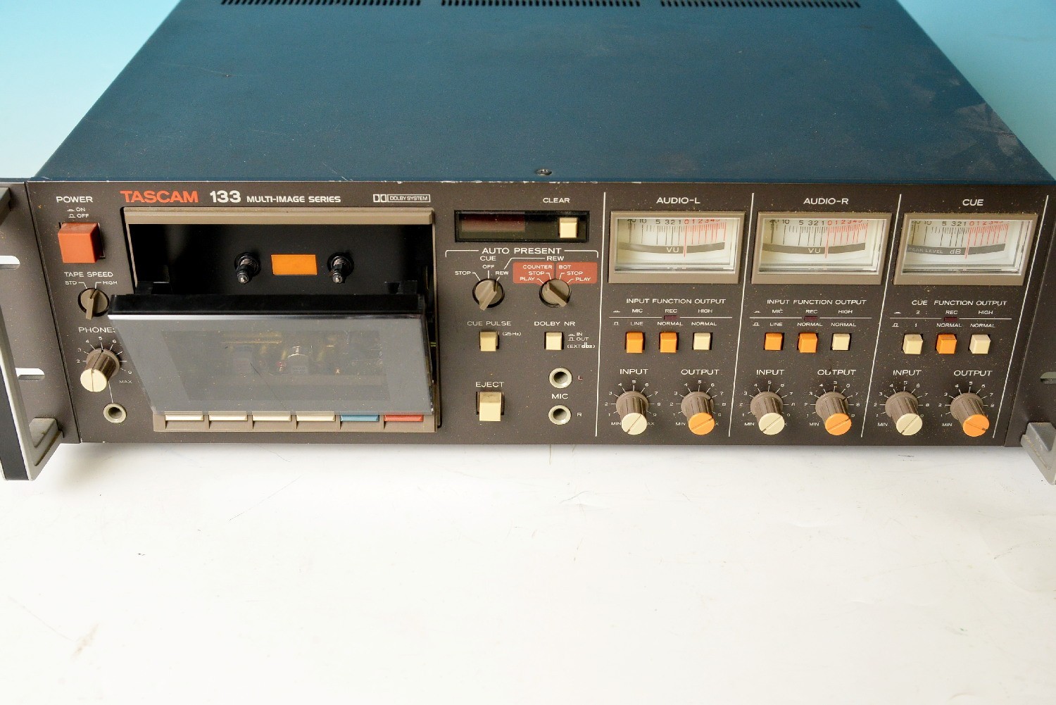 TASCAM 133 MULTI-IMAGE SERIES