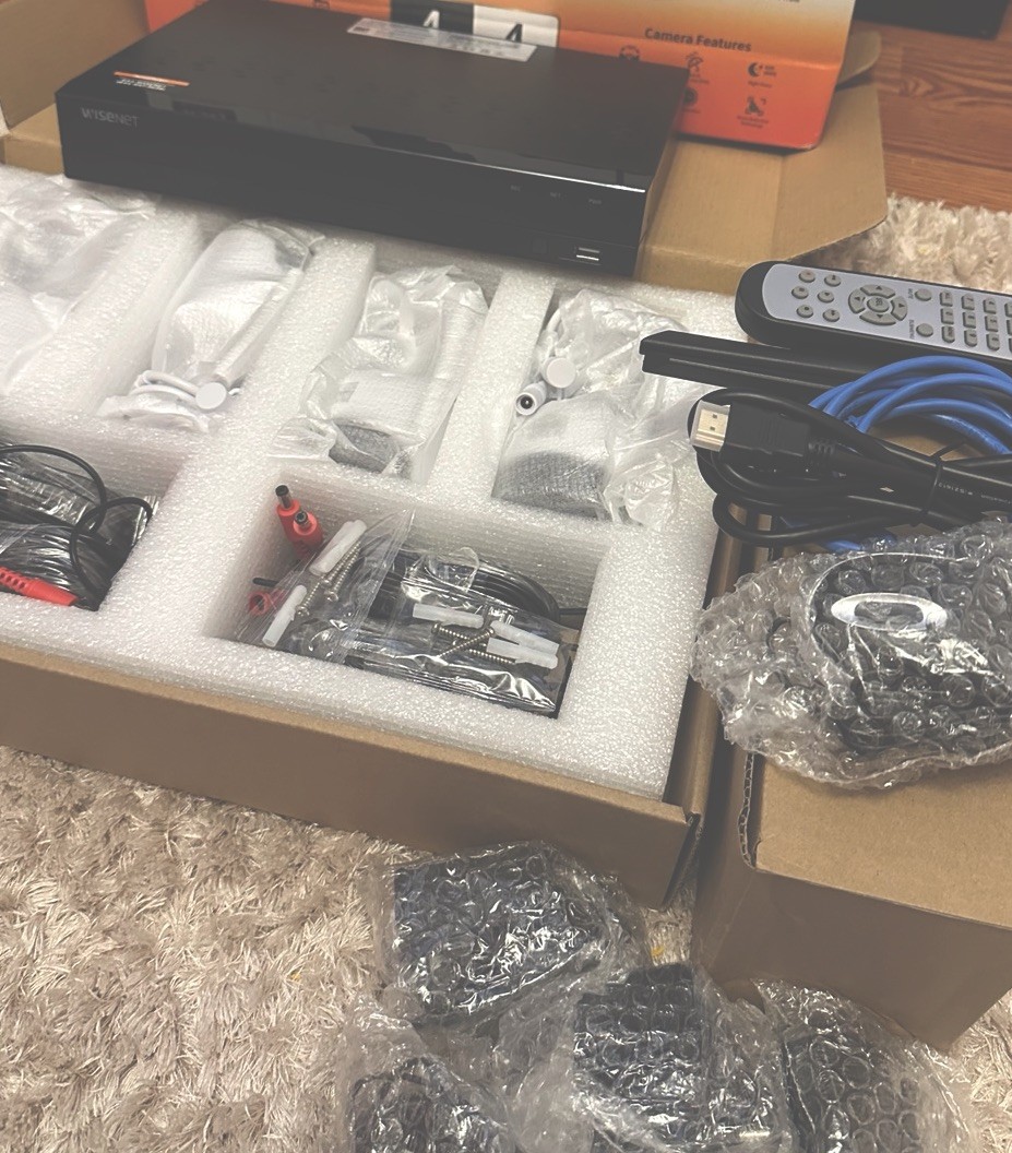 Wisenet 4 Wireless camera kit