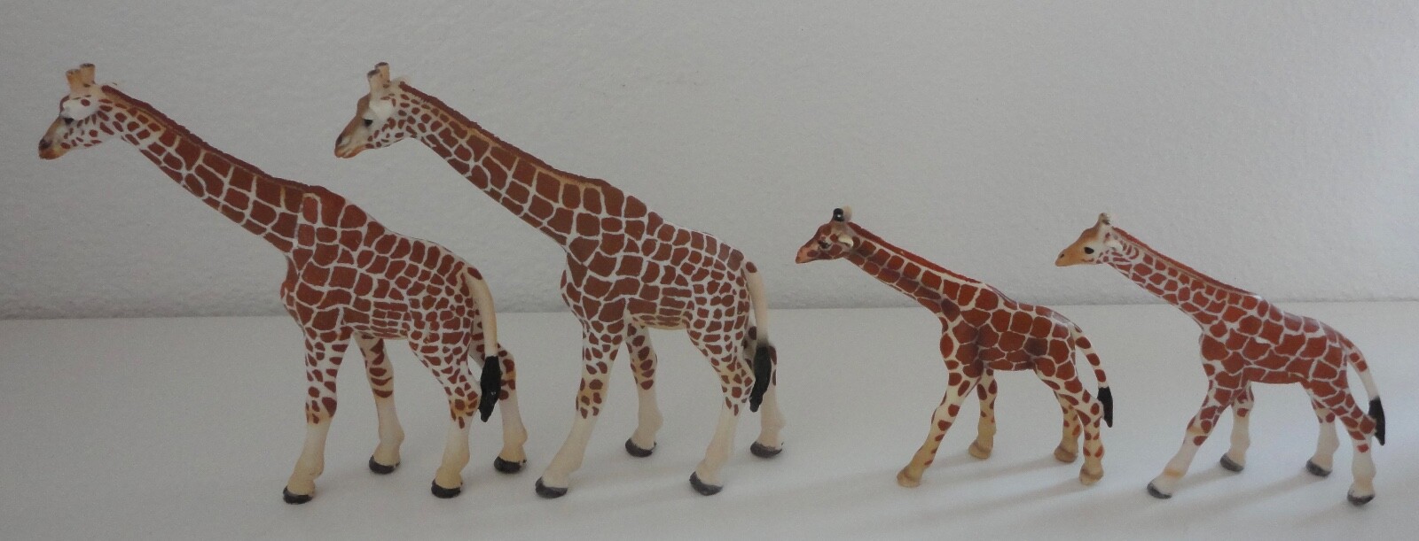 (4) Giraffe Herd Family Adult & Baby Schleich 2003 Animal Toy Zoo Safari Figures