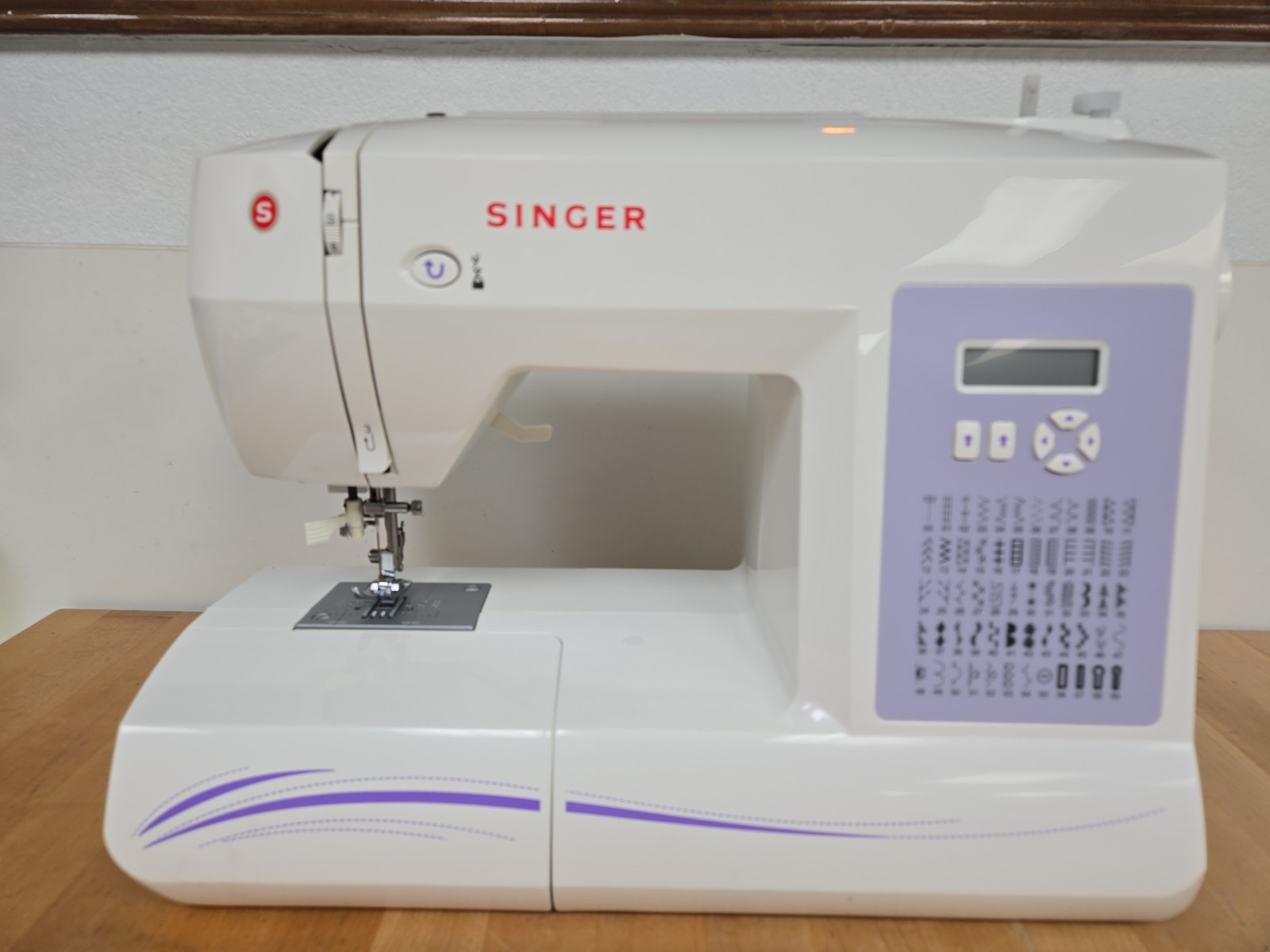 Singer 6160 Computerized 60 Stitch Sewing Machine