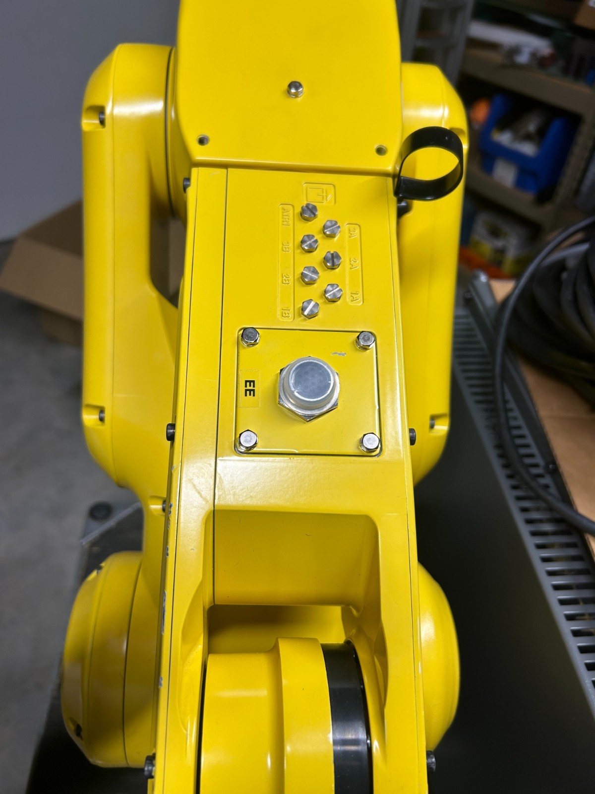 Fanuc LR Mate 200iD w/ R-30iB Controller & i Pendant Handheld unit