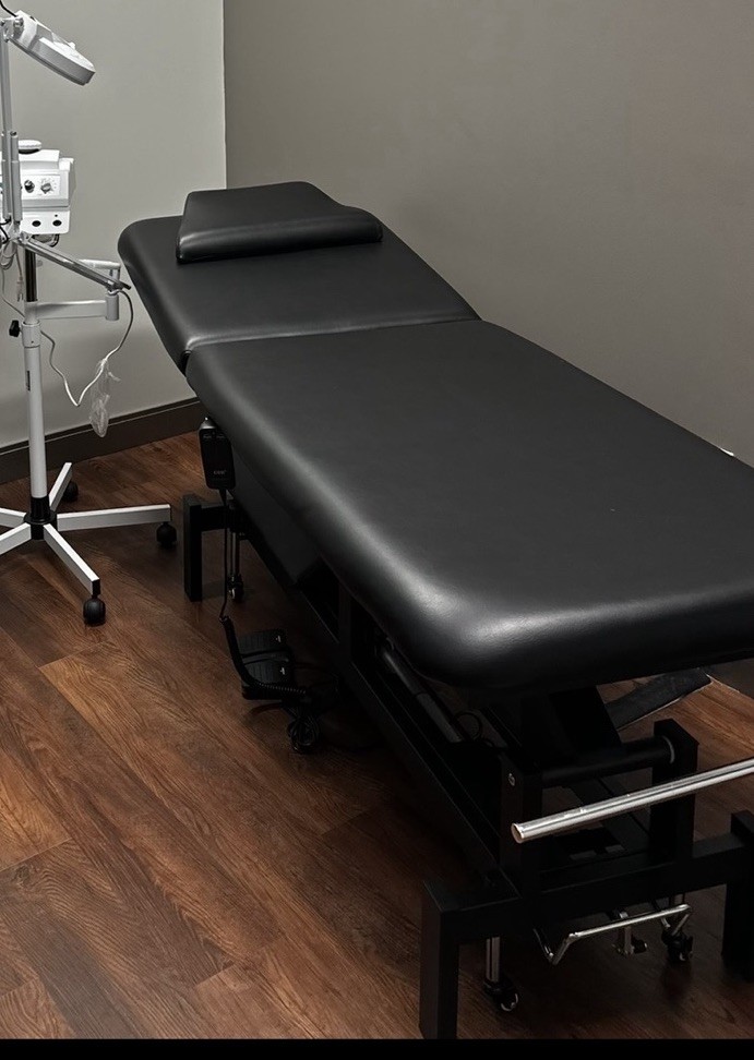 DIR Electric Hydraulic Adjustable Massage Table Black Faux Leather Remote Contr…