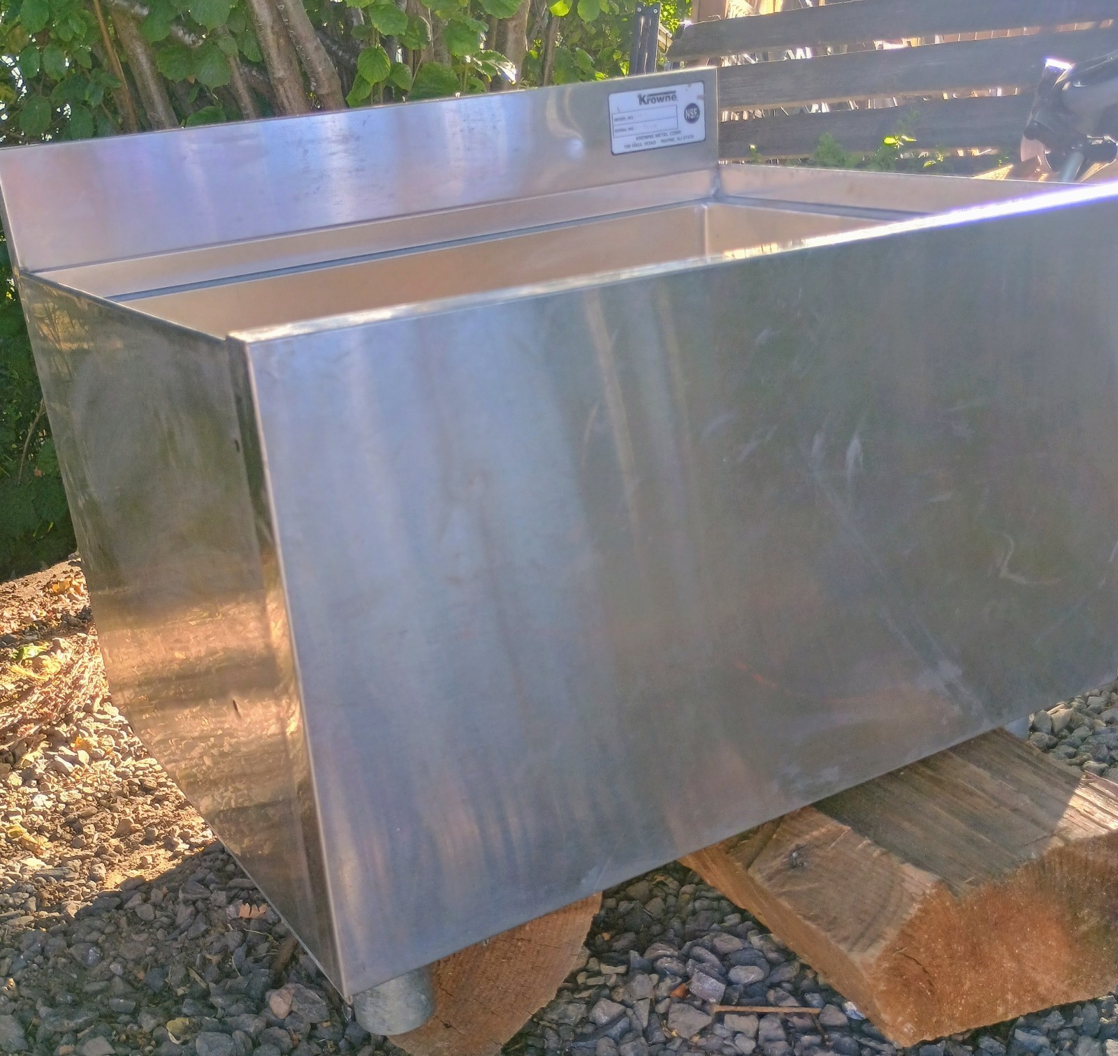 Krowne Ice Bin 18-24 No Legs Good Condition