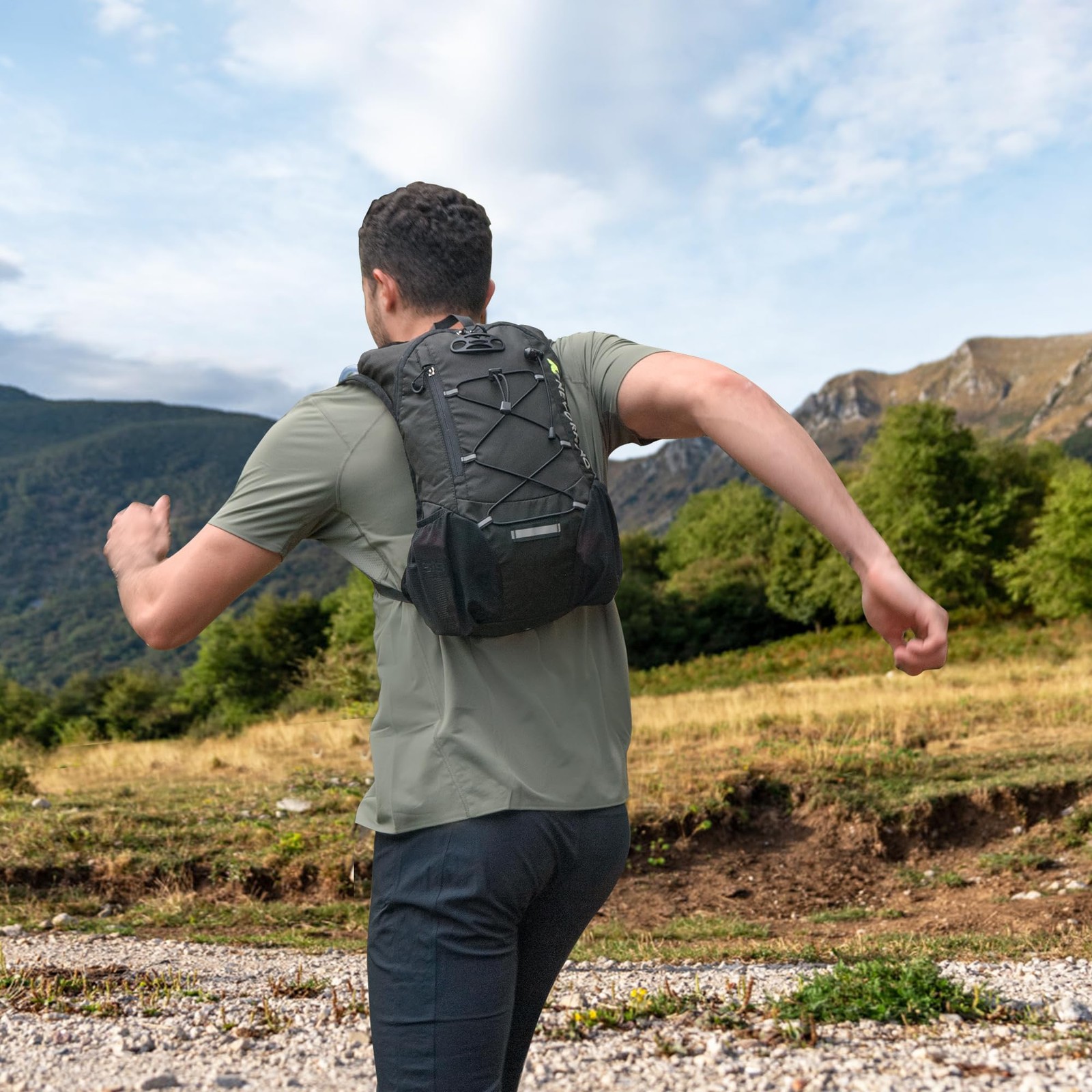 Lightweight Hydration Backpack, Running Backpack with 2L Water Bladder,