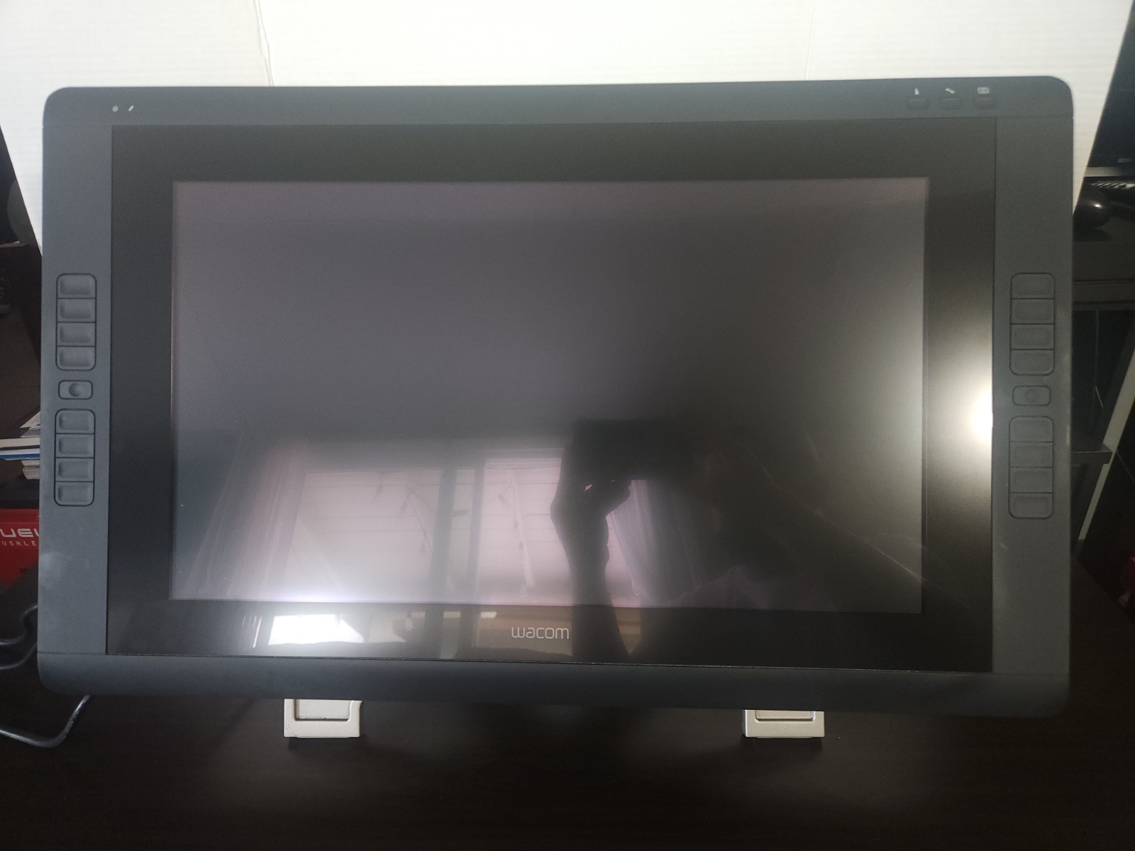 Wacom Cintiq 22HD 21.5" Creative Pen Display With Stand, Pen, Cables DTK-2200/K