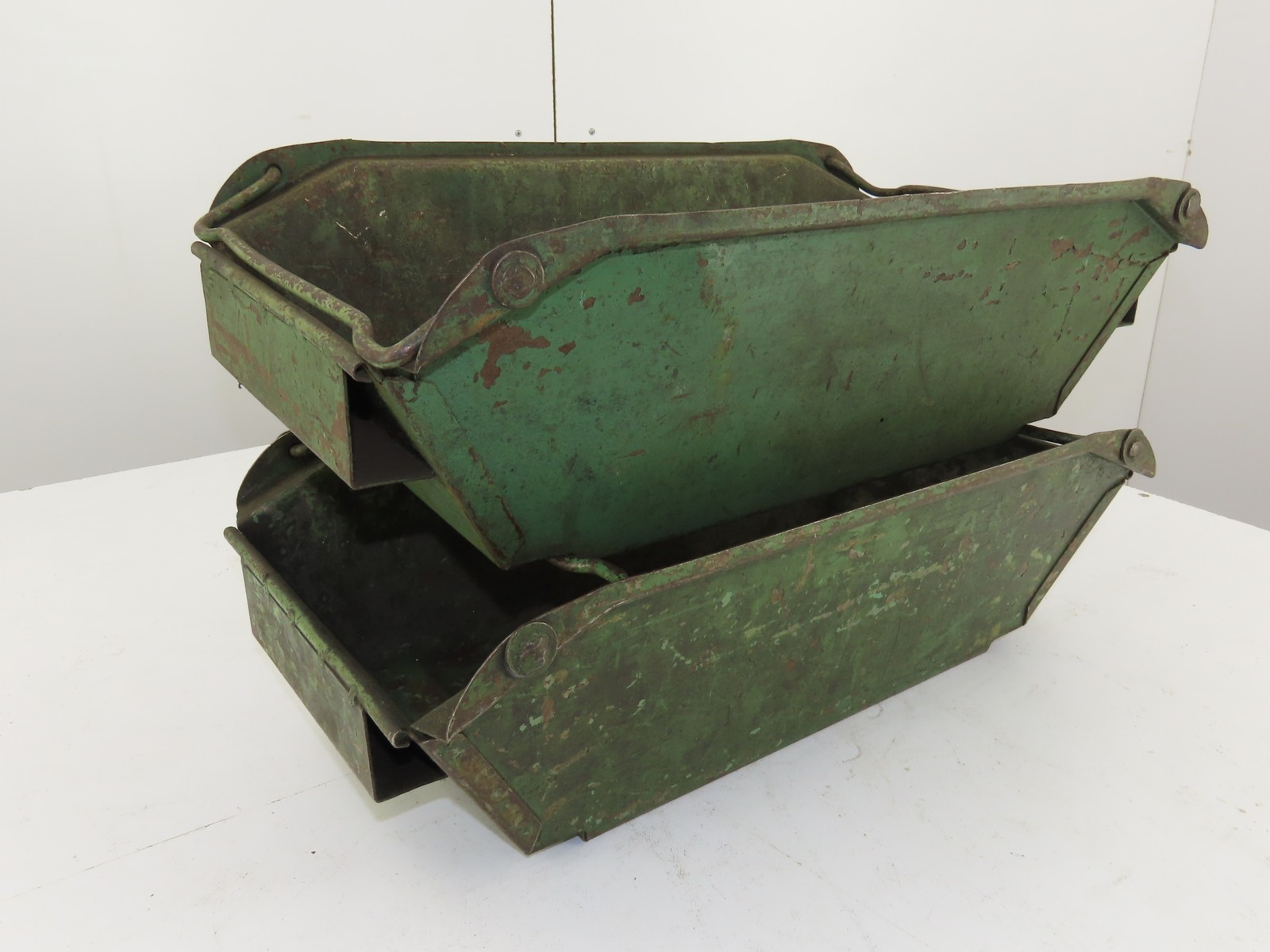 QTY-2 Vintage Industrial Nestier Green Stackable Sheet Metal Storage Bin Tub 508