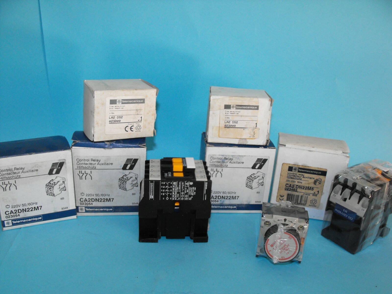 Telemecanique CA2DN22M7+CA2DN22M5+LA2DS2.(LOT6PCS).NEW