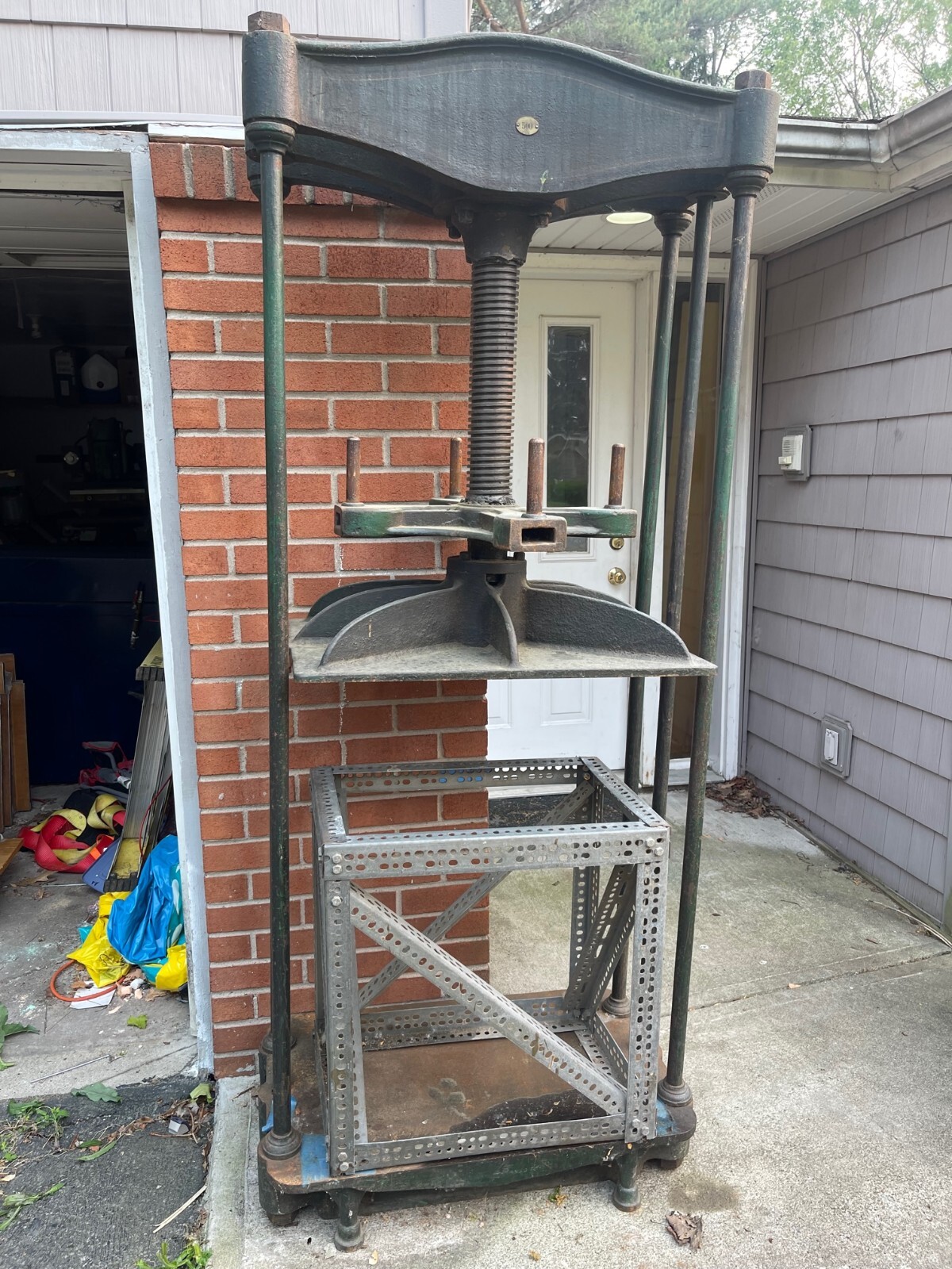 Standing book press (bookbinding) & 21 nipping press boards