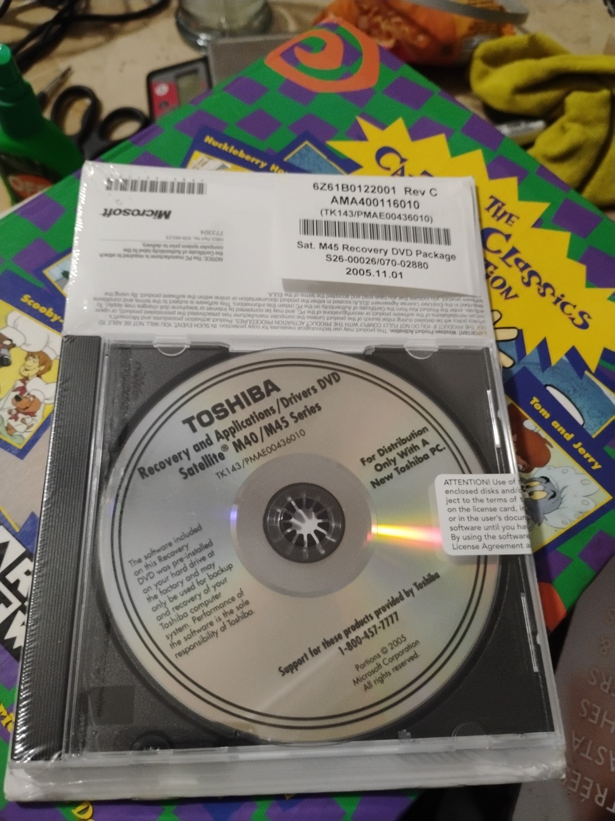 Toshiba Satellite M40/M45 Recovery DVD Package Windows  xp  2002 brand new