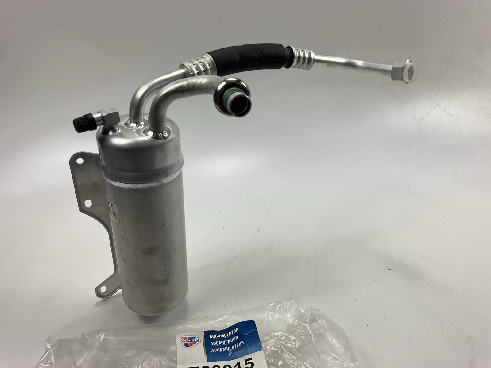Carquest T83015 A/C Accumulator With Hose Assembly