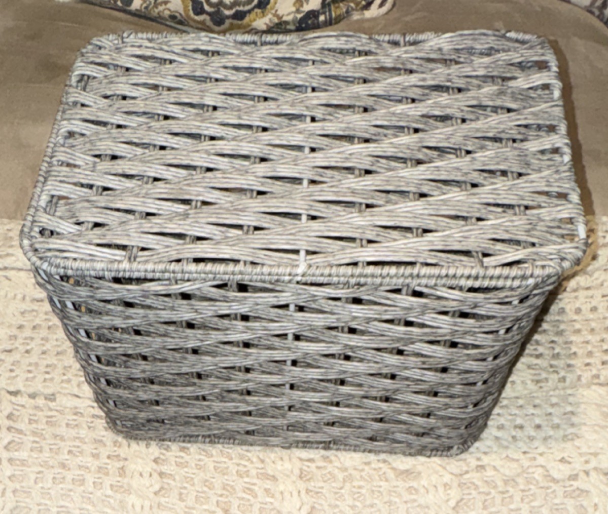 Rectangular Wicker Basket Gray Freestanding Indoor Décor With Lid