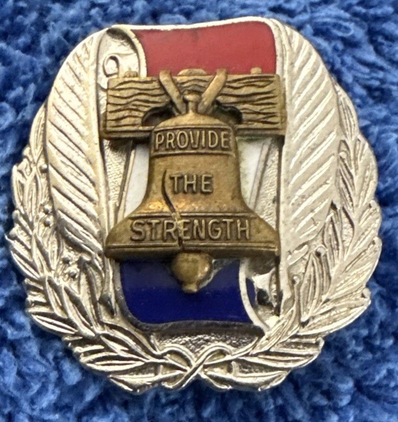US ARMY RECRUITING PIN PROVIDE THE STRENGTH LIBERTY BELL Pin D7