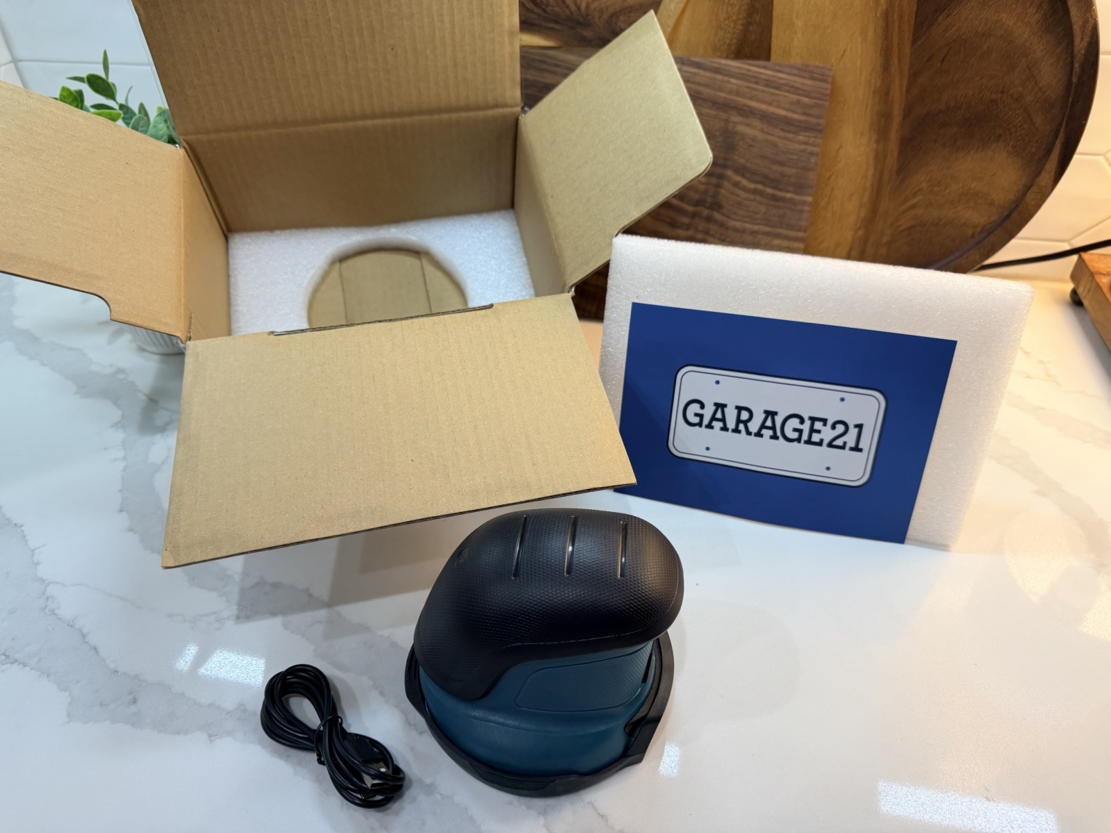 Garage21 Electric Rechargeable Windshield Ice Scraper-New in Box - Dark Spruce