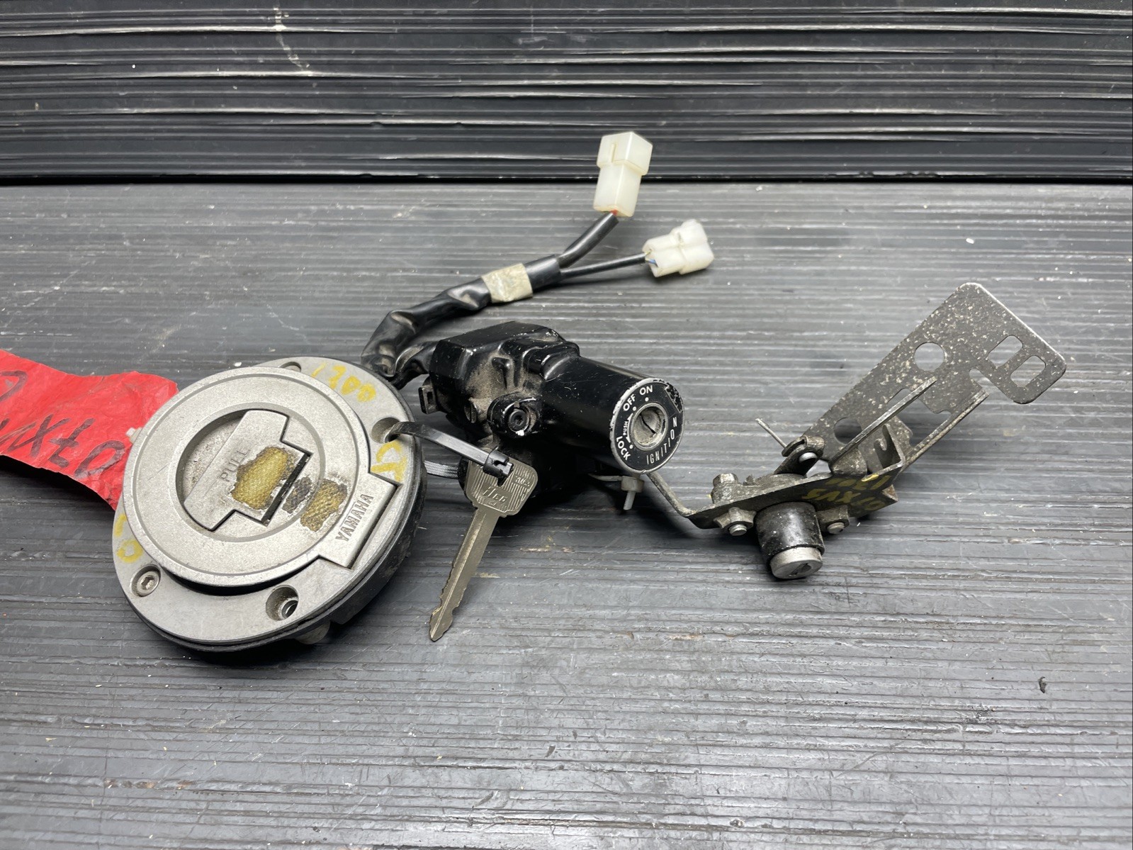 2007 Yamaha V Star 1300 Lockset, ignition, gas cap, seat lock OEM #22026