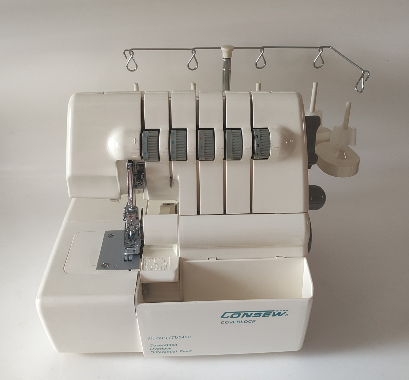 Consew 14TU5432, Portable  5-4-3-2 Thread "Coverlock" Serger with Coverstitch