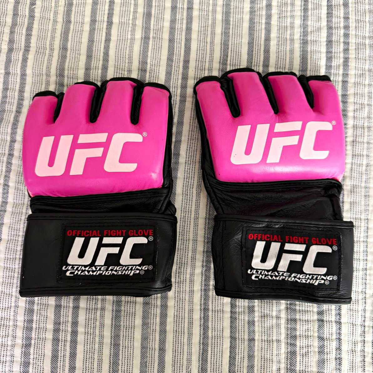 UFC Official MMA Grappling Gloves Size S Pink/Black Adult Unisex