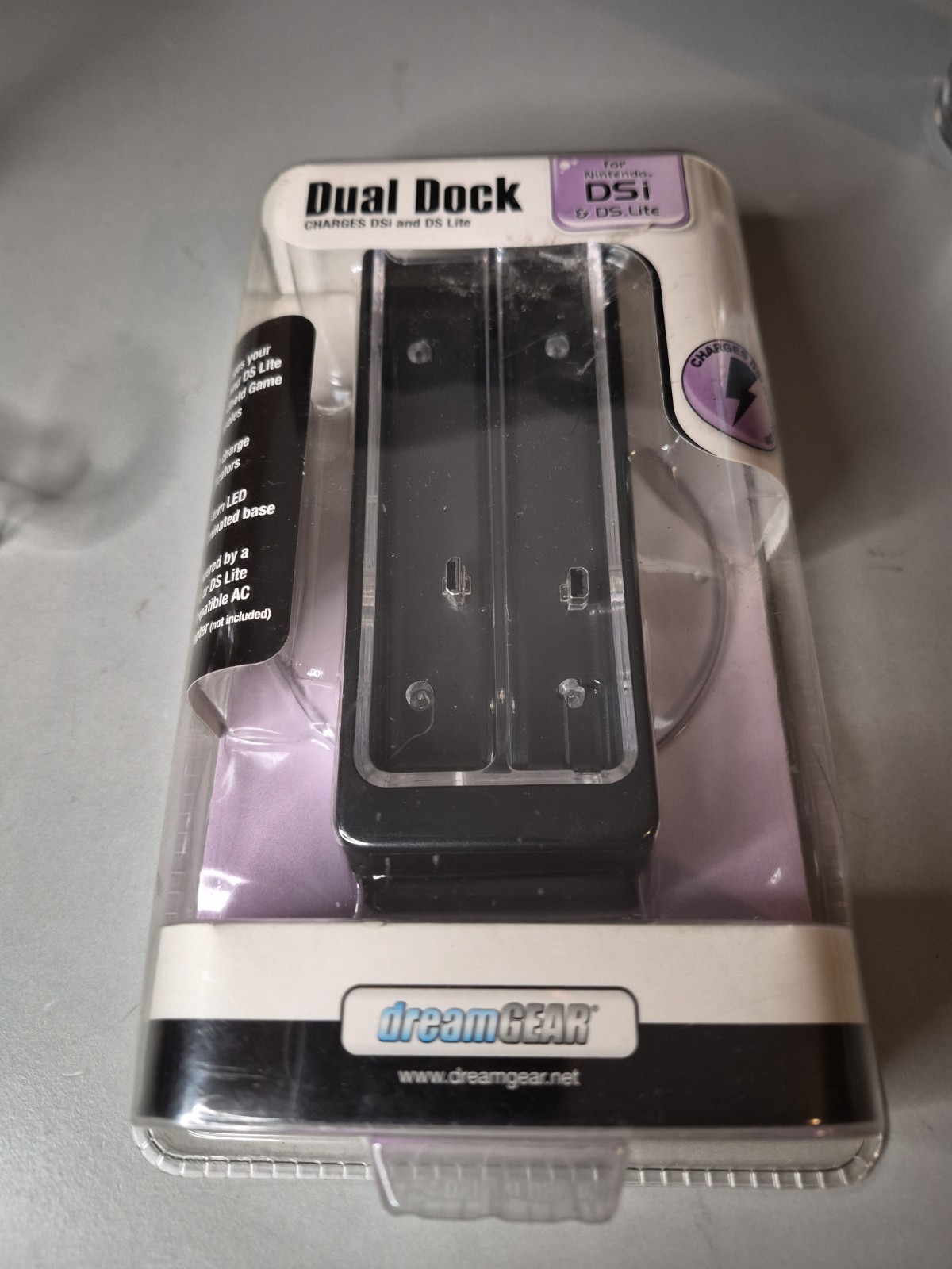 Dream Gear Dual Dock Charging Base for Nintendo DSi & DS Lite Fast Shipping