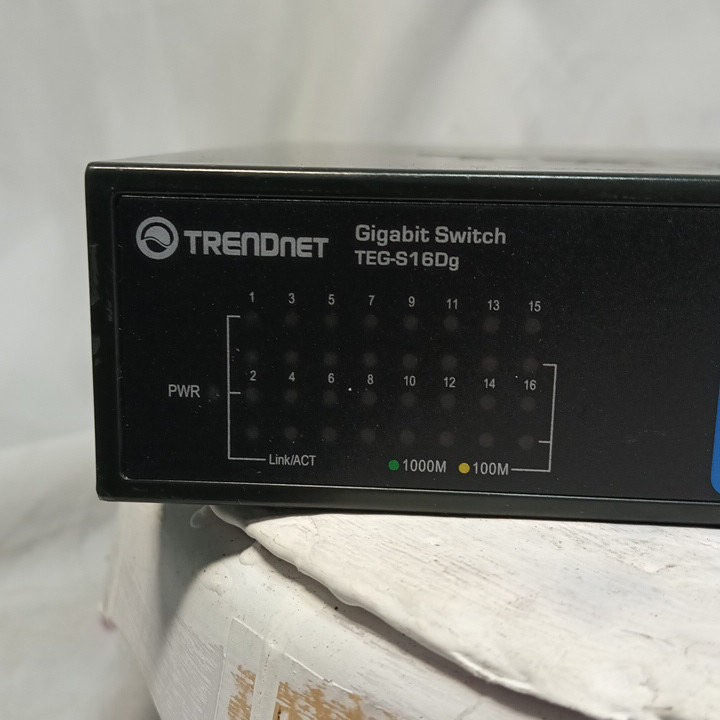 TRENDnet TEG-S16DG 16-Port Gigabit Ethernet Switch Unmanaged Metal Rackmount