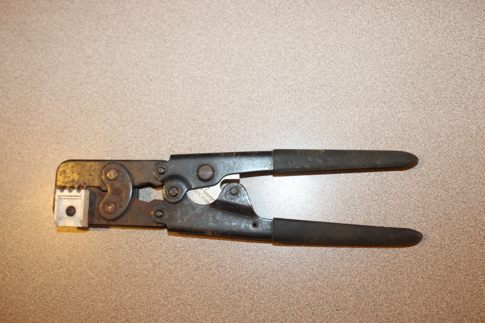 Black Box Corp FT012 V.35 And M/50 Crimp Tool