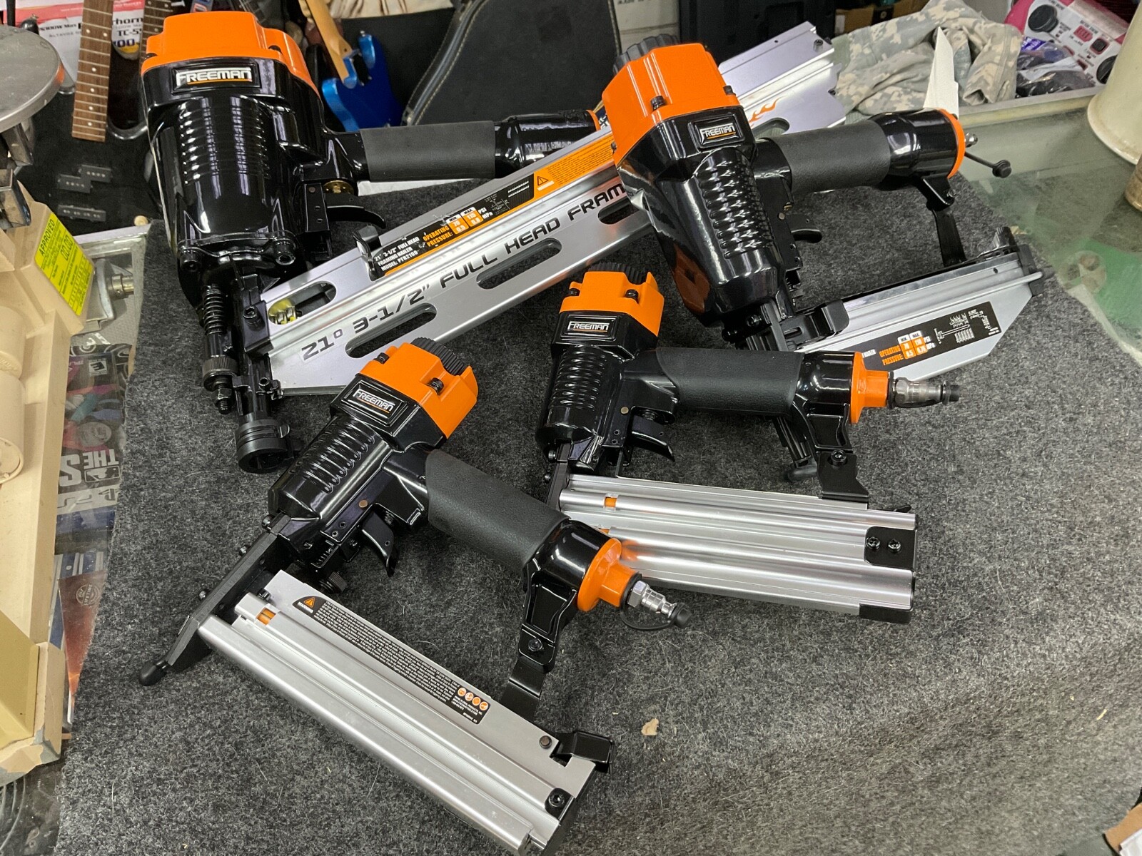 Freeman P4FRFNCB Pneumatic Framing And Finishing Nailer And Stapler Kit