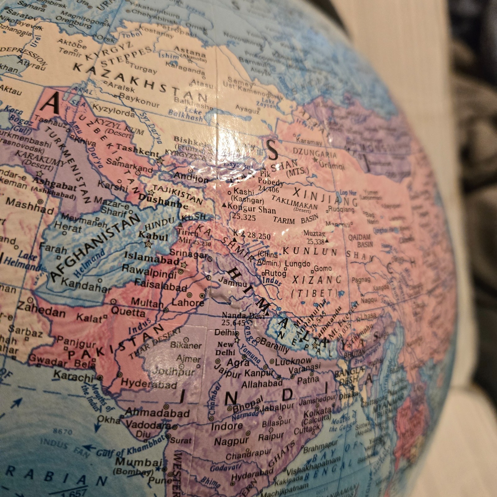 Globemaster Scanglobe Type-Y 12 Inch Diameter Globe World Map Plastic Base & Arm