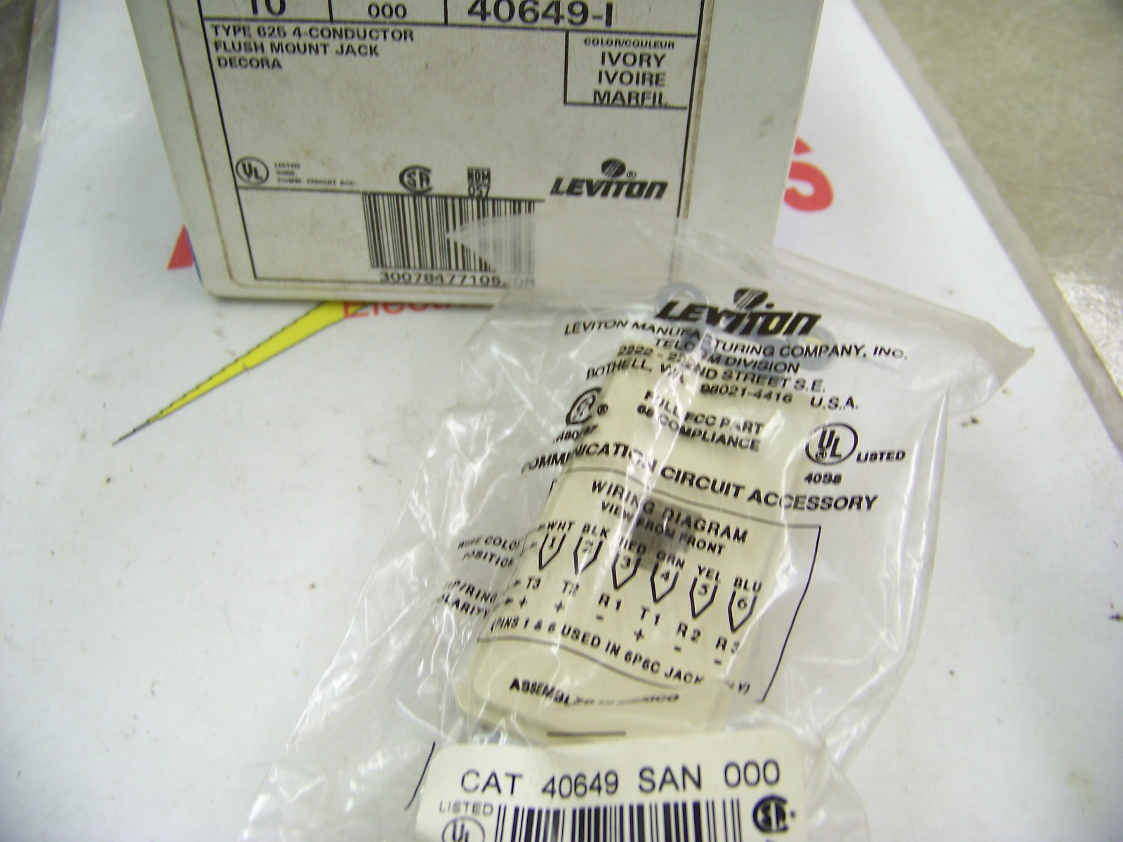 Leviton 40649-I 4 conductor phone jack, flush mount, decora, Ivory
