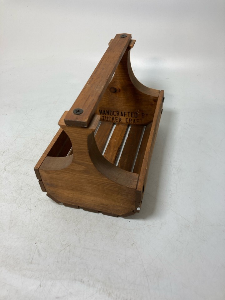 SLOTTED SMALL CRATE BASKET W/ HANDLE.
